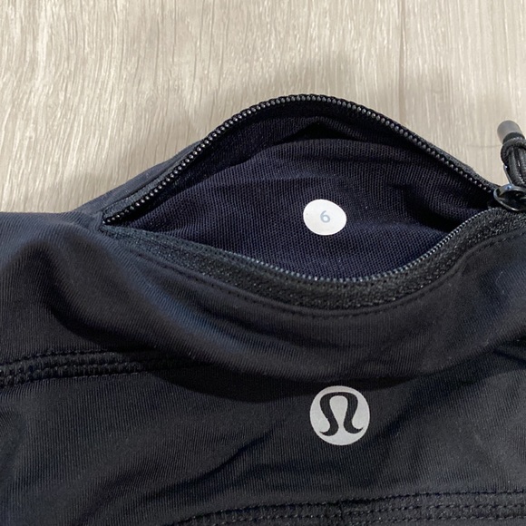 lululemon tight shorts - Picture 4 of 4